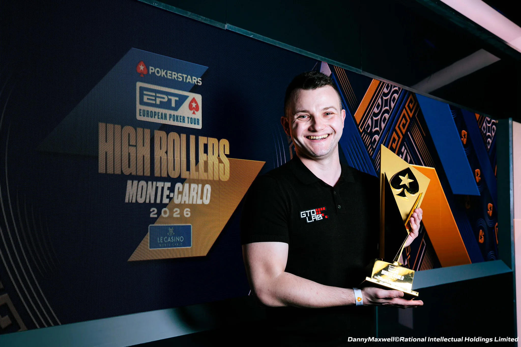 Alex Kulev Przetrwał Bubble i Wygrał €250K Super High Roller EPT Monte-Carlo