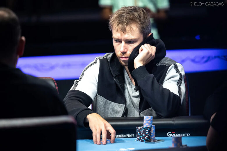 Największa wygrana Boosa: $55K za 6. miejsce w €380 IPS Main Event 2025. Regular turniejów do $500, debiutuje w WSOP Main Evencie.