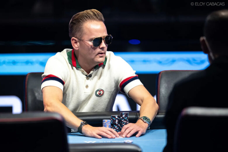 Największa wygrana live: $83K za 14. miejsce w EPT Barcelona Main Event 2025. Saaskilahti, fiński gracz rekreacyjny mieszkający w Hiszpanii, zapisał się w historii jako pierwszy Fin tak daleko w WSOP Main Evencie.