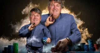 Po dwóch zwycięstwach w dużych turniejach Phil, Chris Moneymaker żartował, że „nie ma w nim nic mini”. Od sierpnia 2026 roku to się zmieniło – po raz pierwszy wygrał również Mini Phil’s Thrill.